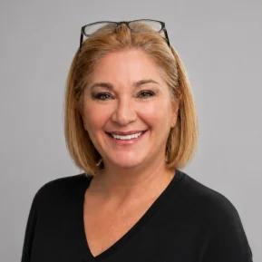 TOP Worldwide team customer service Chaela